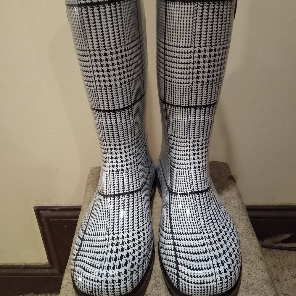 Rain boots